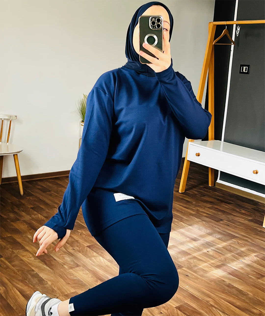 Ensemble Avani Oversized Shirt + Leggings - Image 4