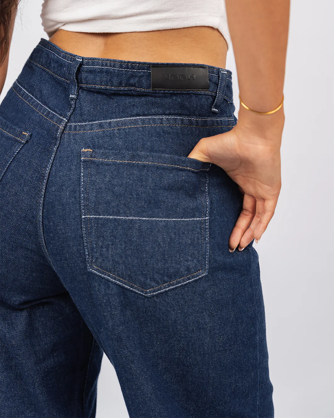 Jean Baggy Droit Taille Haute Délavé Avec Revers - Image 4